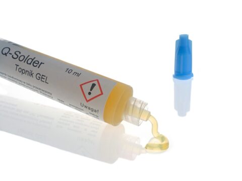 RMA-type flux in a 10 ml syringe.
